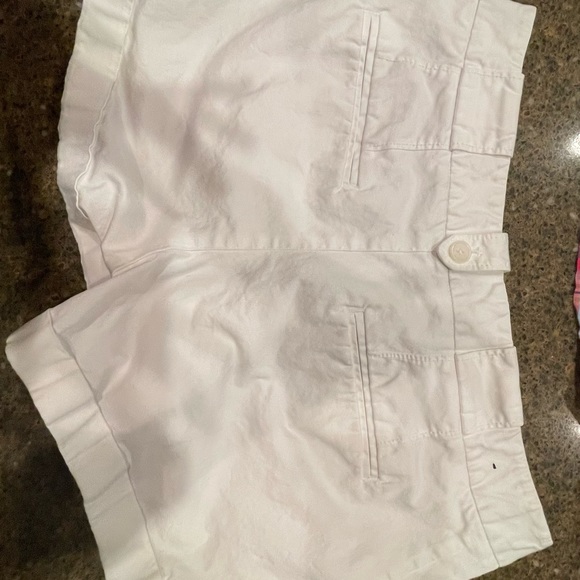 Banana Republic Bundle of 3 shorts-like new size 4. - Picture 2 of 9